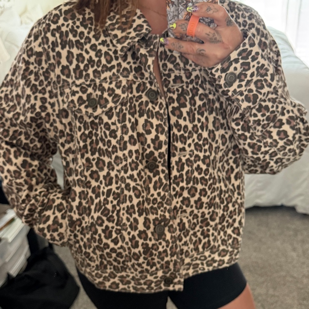 Cotton On Leopard Print Bomber Jacket in Brown and Black - Picture 4 of 8